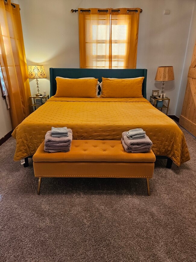 Building Photo - 1857 E Holmes Rd