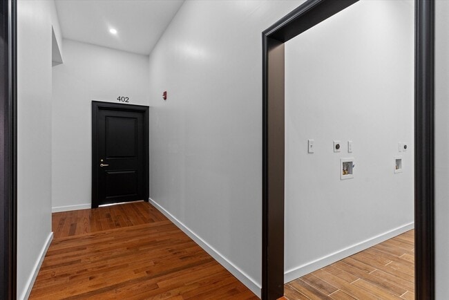Building Photo - 280 Essex St