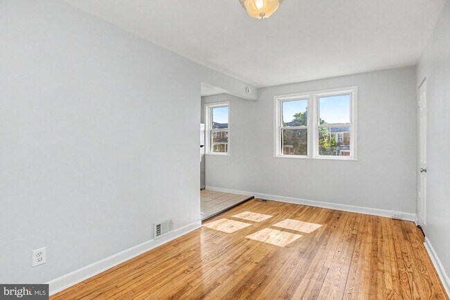 Building Photo - 416 Hornel St