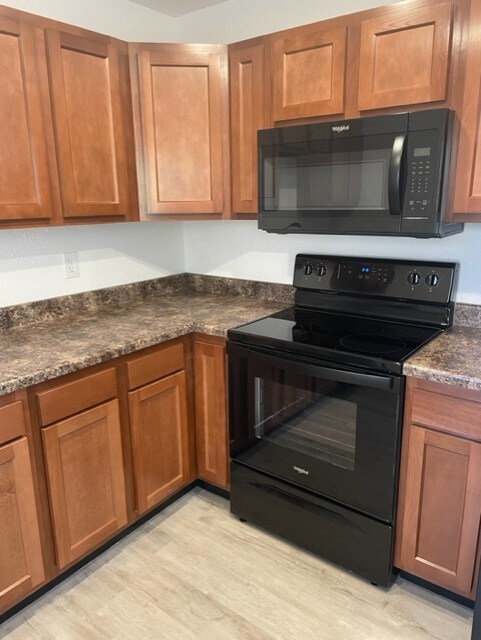 Building Photo - 807 S Morrison Ave