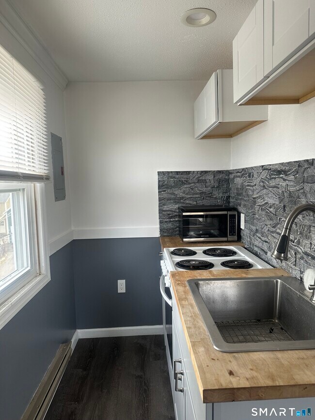 Building Photo - 20 Depot St