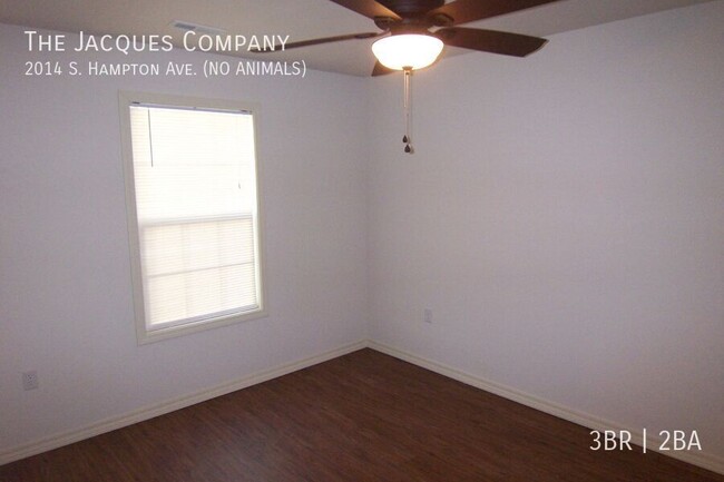 Building Photo - Very Clean 3 Bedroom 2 Bath 2 Car Garage i...