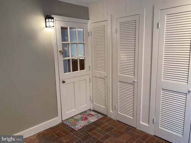 Building Photo - 18279 Foundry Rd