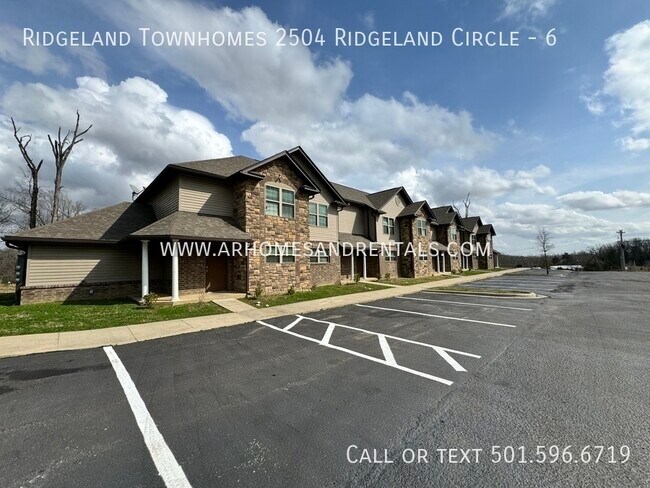 Building Photo - 2504 Ridgeland Cir