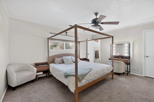 Building Photo - 6500 Martin Ct NE