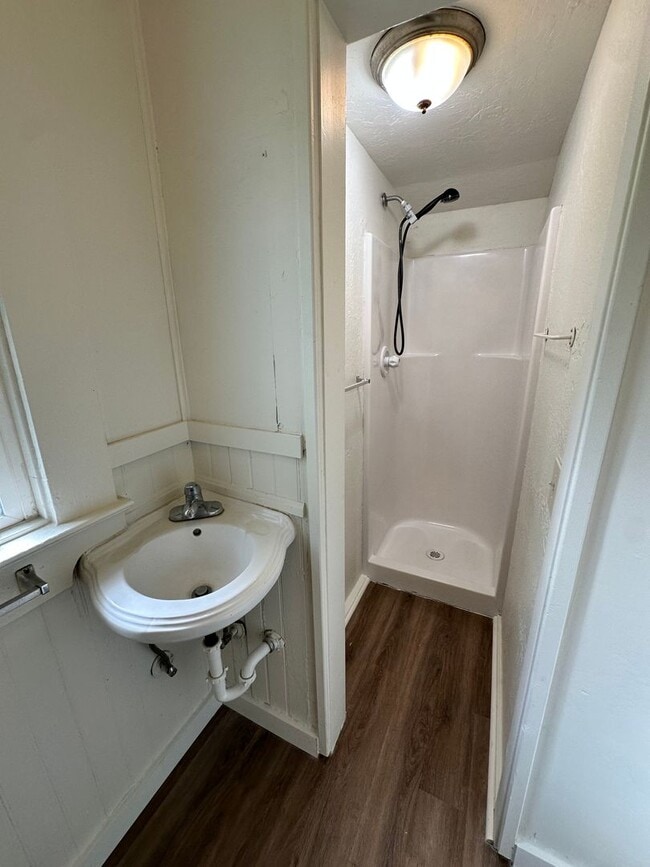 Building Photo - Reserve Now for June 2026! Great House in Downtown Chico