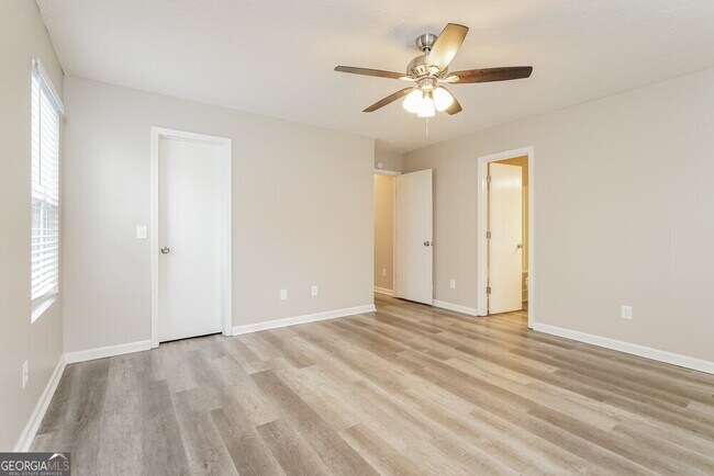 Building Photo - 5970 Mountain Top Pl