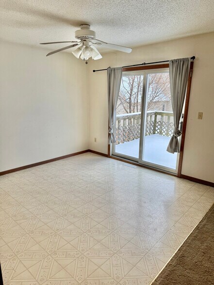 Building Photo - 512 L Hauser Rd