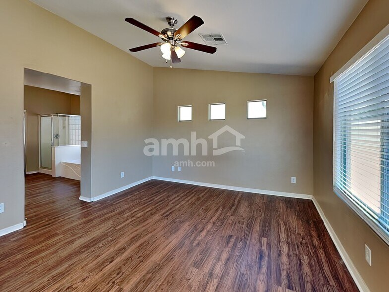 Building Photo - 2653 W Sunset Way