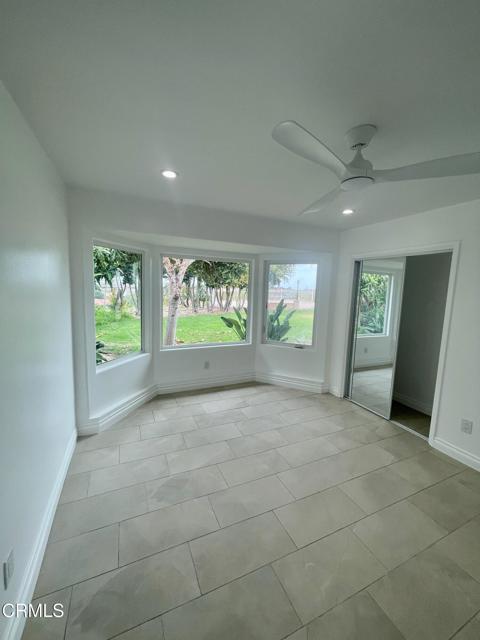 Building Photo - 1148 Colina Vista