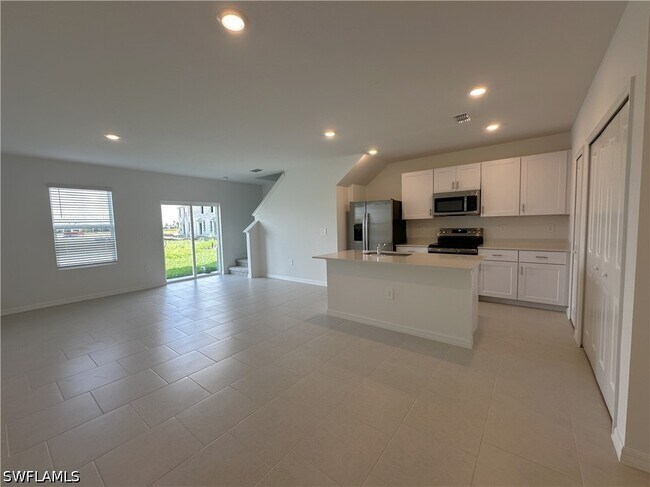 Building Photo - 28521 SWEET MEADOW Dr