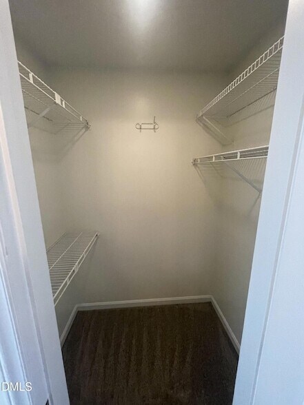 Building Photo - 720 Bishops Park Dr