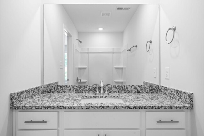 Building Photo - 2 Bedroom Condo For Rent Near Riverside Dr...