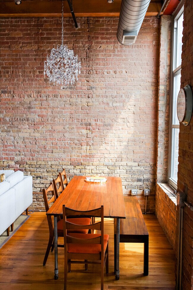 Building Photo - 2111 W Churchill St