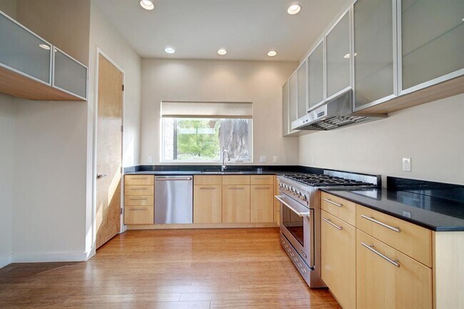 Building Photo - 5312 Agatha Cir