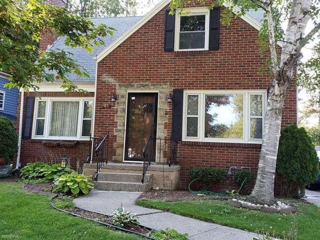 Primary Photo - 3 br, 2 bath House - 43 Crosby Blvd