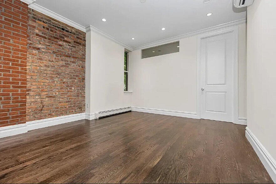 Building Photo - 448 W 19th St