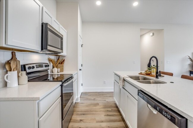 Building Photo - 607 Briarbrook Ln