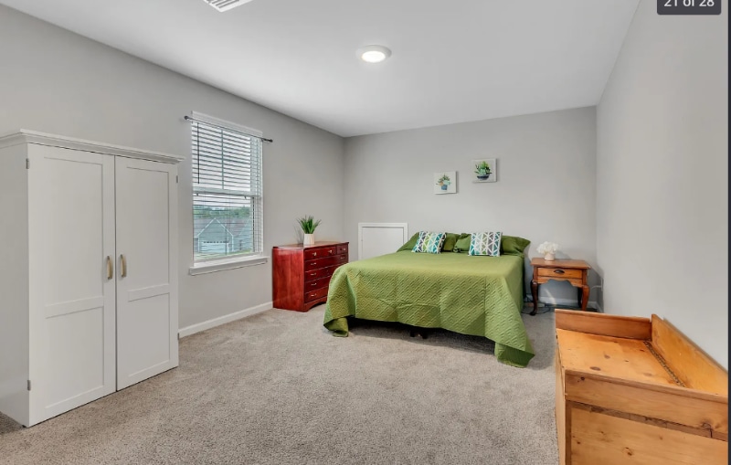 Building Photo - 272 Thorpe Dr