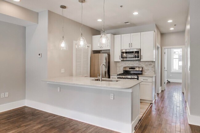 Building Photo - 1220 19th St NE