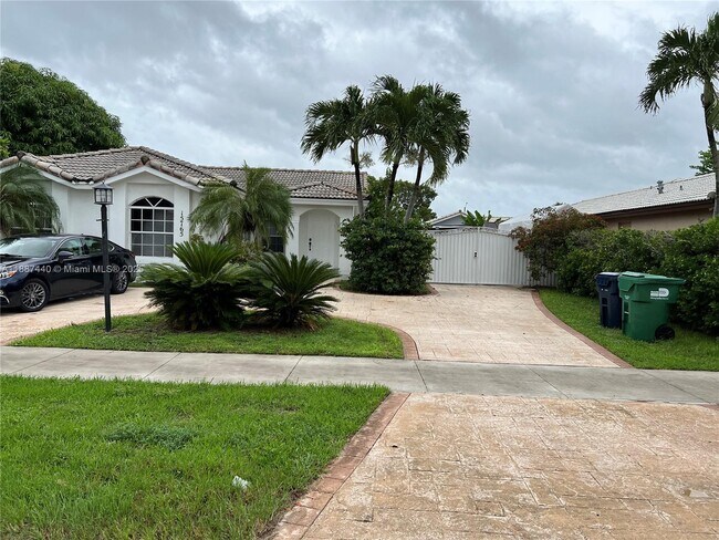 Building Photo - 15765 SW 139th Ave