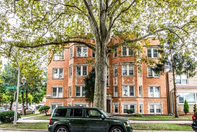 Building Photo - 8201-8205 S Kingston Ave