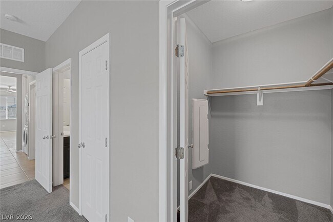 Building Photo - 8493 Insignia Ave