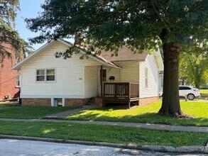 Building Photo - 303 N Sherman Ave