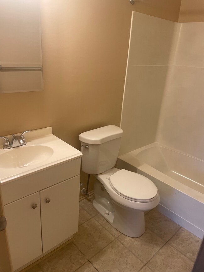 Building Photo - 241 Perkins St