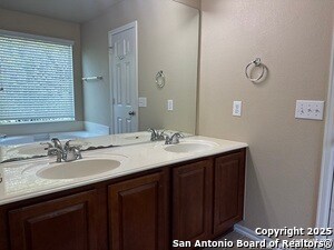 Building Photo - 15766 Cotton Tail Ln