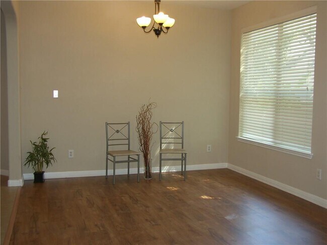 Building Photo - 2054 Kimbrook Dr