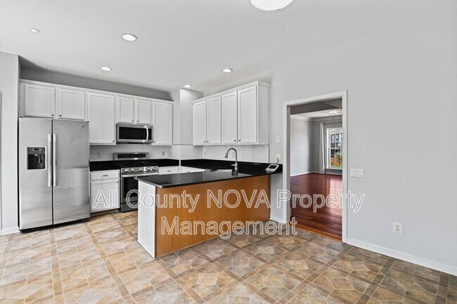Building Photo - 22707 High Haven Terrace
