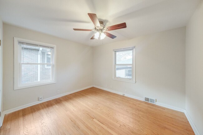 Building Photo - Charming 2-Bedroom Home with Bonus Space & Fenced Yard – Just Off Prospect Ave!