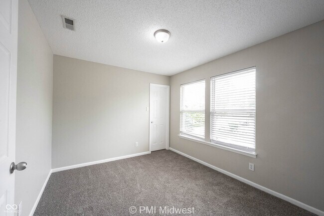 Building Photo - 7623 Hollow Reed Ct