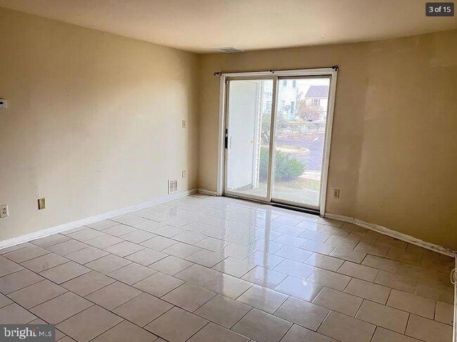 Building Photo - 700 N Franklin Blvd