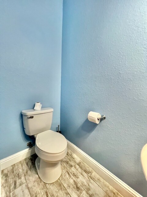 Building Photo - 2100 Pomegranate Ct