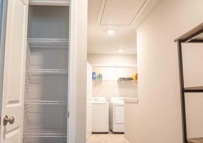 Building Photo - 751 Jacobs Millpond Rd