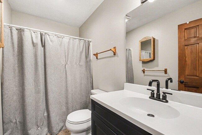 Building Photo - 51222 Crooked Oak Dr