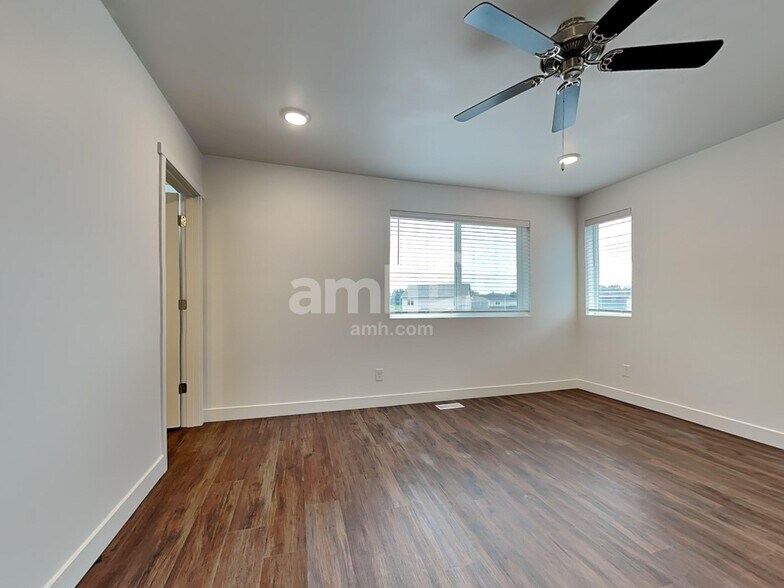 Building Photo - 7929 Selah St SW