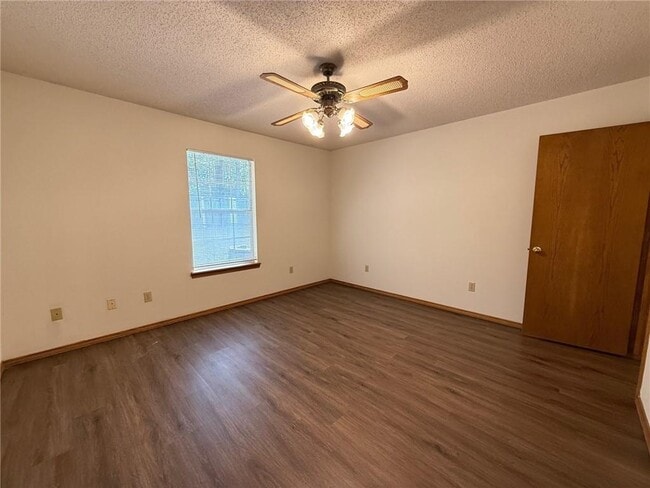 Building Photo - 2972 N John Wayne Dr