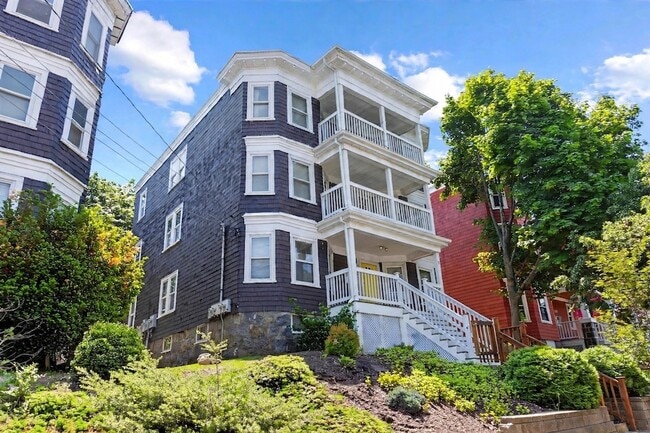 Building Photo - 9 Bailey St