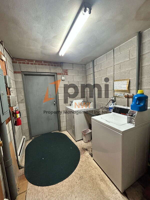 Building Photo - 660 N Hobart Rd