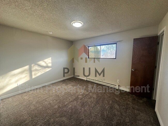 Building Photo - 809 Bulwer St