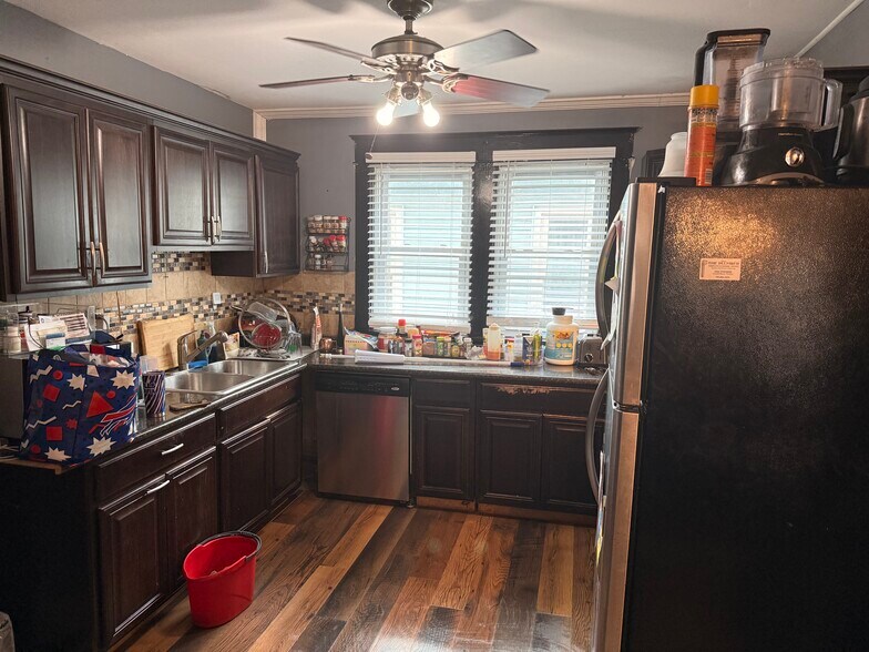 Building Photo - 359 Colvin Ave