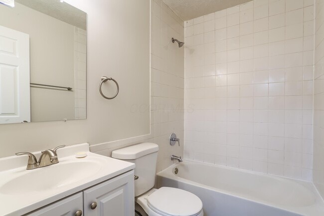 Building Photo - 2670 Patrick Henry Ave