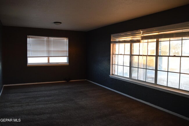 Building Photo - 136 N Festival Dr