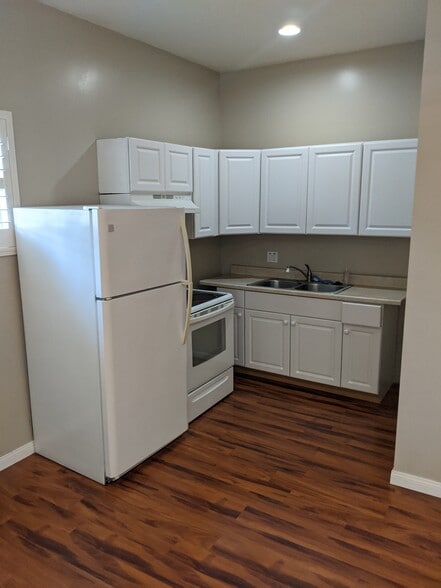 Building Photo - 8630 Stanmoor Dr