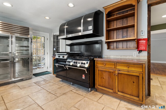 Building Photo - 145 Lyons Plain Rd