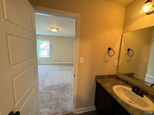 Building Photo - 120 Meadowglade Ln