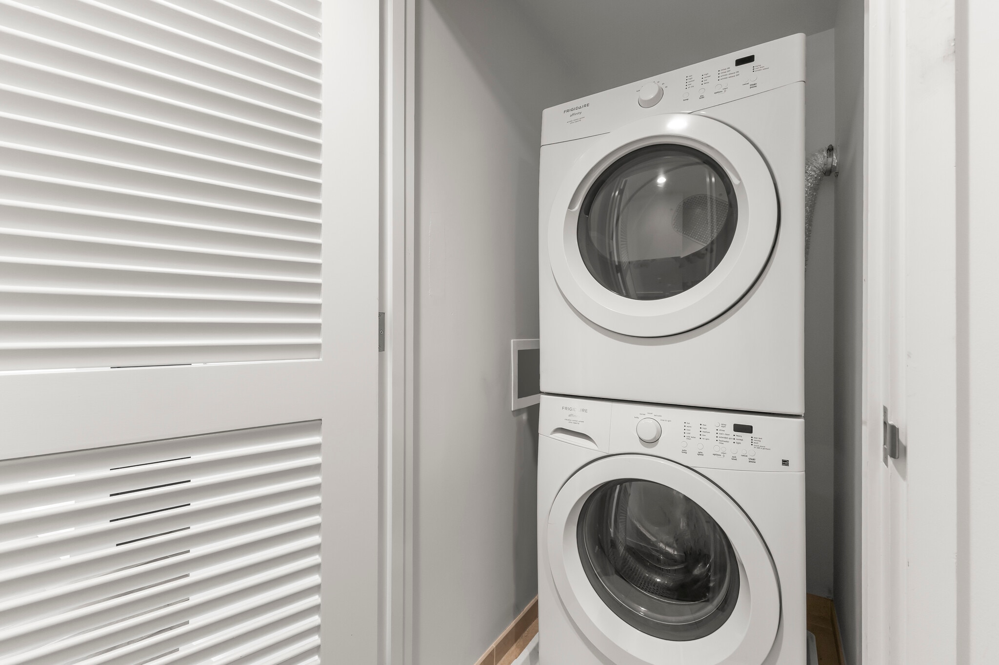 Building Photo - 1189 Waimanu St